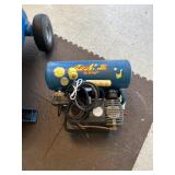 EMGLO 4CFM AIR MATE PORTABLE AIR COMPRESSOR