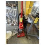 DIRT DEVIL BREEZE BAGLESS UPRIGHT VACUUM