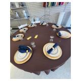 ROUND TABLES WITH LINENS - 5