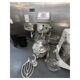 GLOBE SP60 MIXER - 60 QT / 220V / 23A / 60HZ / SIN