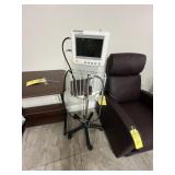 AFFINITY LYNC M7151200377 PATIENT MONITOR ON ROLLI