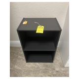 SMALL BOOKCASE WITH 2 SHELVES (RECEPTION)