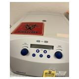EPPENDORF 5702R CENTRIFUGE (RECEPTION)