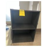 SMALL BOOKSHELVES WITH 2 SHELVES (ON COUNTER) (REC