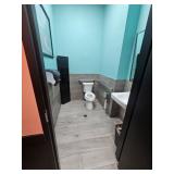 BATHROOM FIXTURES (LOCATED IN FORT LAUDERDALE, FL)