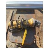 DEWALT DW-E402 CORDED ANGLE GRINDER (DAMAGED CORD)