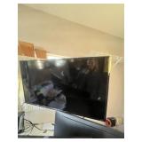 TCL ROKU FLAT SCREEN TELEVISIONS WITH WALL MOUNTS