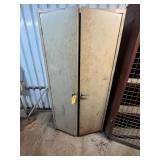 METAL STORAGE CABINET WITH 2 DOORS