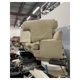 LOT CREAM COLOR CURVED COUCHES