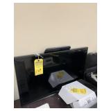 SAMSUNG TELEVISION WITH REMOTE - 29