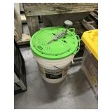 BAIT CAN WITH PUMP - 5 GALLON