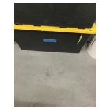 LOT ASSORTED - TOILETRY BAGS, BOWLS, CONDIMENT CON