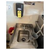 HAND SINK WITH SOAP DISPENSER