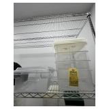 ASSORTED MEASURING BINS - 4- 12QT WITH LIDS) / 1-