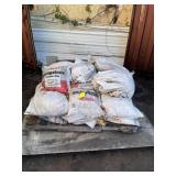 LOT PARKER'S GREY STONE MARBLE CHIPS & OTHER ASSOR