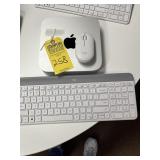 MAC MINI A2348-EMC3569 WITH KEYBOARD & MOUSE