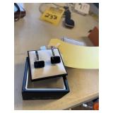 SETS CUFFLINKS - 1- DAVID DONAHUE / 1- BEOTHUCK ST