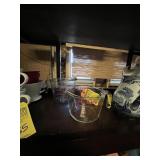 ASSORTED PYREX MEASURING CUPS