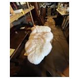 WHITE AUSTRALIAN SHEEP SKIN (LIKE NEW)
