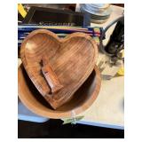 WOOD PIECES - 1- BOWL / 1- HEART TRAY
