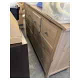 DRESSER WITH 8 DRAWERS