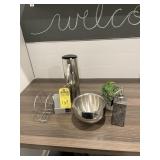 LOT ASSORTED DECOR - BOWL, SOAP DISPENSER, NAPKIN