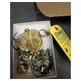 ASSORTED PIECES COSTUME JEWELRY - RINGS, NECKLACES