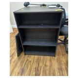 BLACK BOOKSHELF WITH 3 SHELVES - 42''x32''