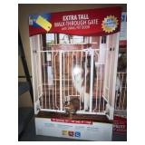 CARLSON X-TALL WALK-THRU GATE WITH SMALL PET DOOR