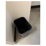 LOT CONTENTS OF 2 BATHROOMS - CABINET WITH 2 DOORS