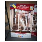 CARLSON X-TALL WALK-THRU GATE WITH SMALL PET DOOR
