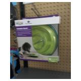 DOG FOOD ACCESSORIES - OUTWARD HOUND / LICKIMAT /