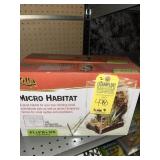 REPTILE HABITAT - ZILLA MICRO WITH LOCKING LATCH -