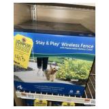 PET SAFE STAY & PLAY WIRELESS FENCE WITH COLLAR