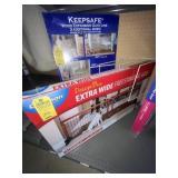 CARLSON DESIGN PAW EXTRA-WIDE FREE STANDING GATE -