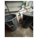 LARGE GRAY GARBAGE CANS WITH 1 LID