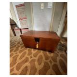 WOOD CHEST - 38