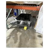 RUBBERMAID WHEEL BARROW