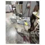 VERTICAL DRILLING MACHINE WITH TABLE