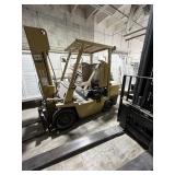 KOMATSU FG30S FORKLIFT - 3 STAGE / 5,600LB CAPACIT