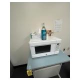 GE WHITE MICROWAVE