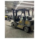 YALE FORKLIFT - SIDE SHIFT / 3 STAGE / LONG FORKS