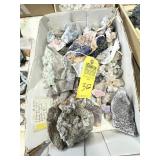 LOT ASSORTED QUARTZ & CRYSTALS