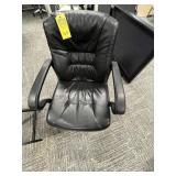 BLACK ROLLING OFFICE CHAIR