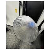 PORTABLE / COLLAPSIBLE MULTI-REFLECTOR DISC