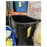 LOT SALAD FORKS (SMALL GARBAGE CAN CONTENTS)