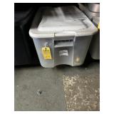 LOT ASSORTED CHRISTMAS DECOR (1 TOTE)