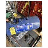 CAMPBELL HAUSFELD PORTABLE COMPRESSOR - 7 GALLON (