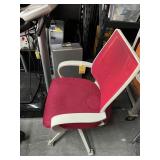 RED ROLLING OFFICE CHAIR