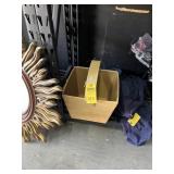 BEIGE LEATHER BASKET